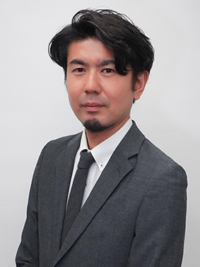 津村 弘輔 近影